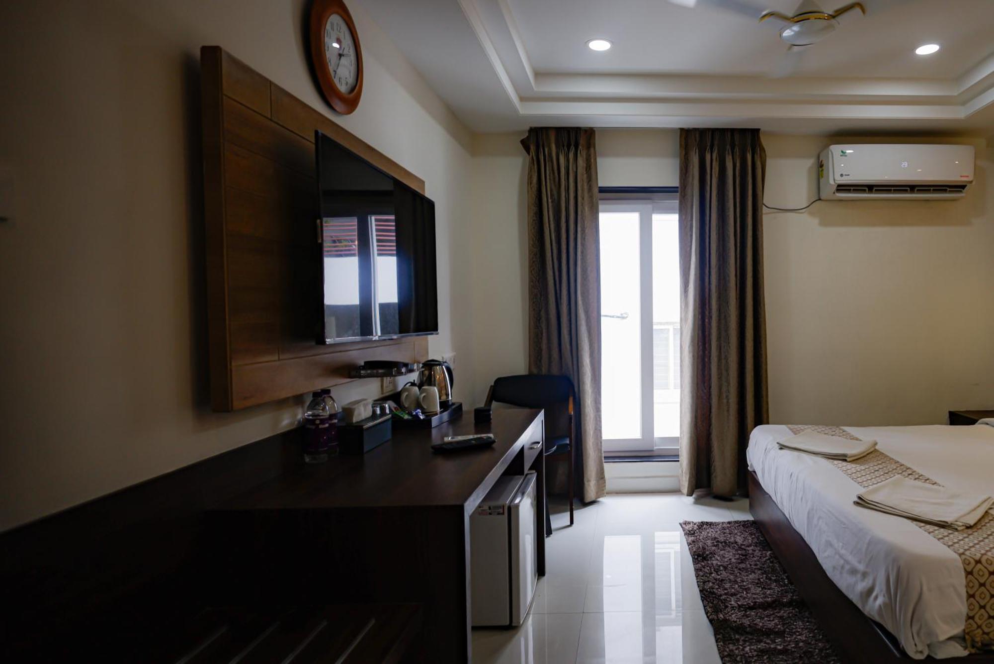 M Square Hotel Hyderabad Exterior foto