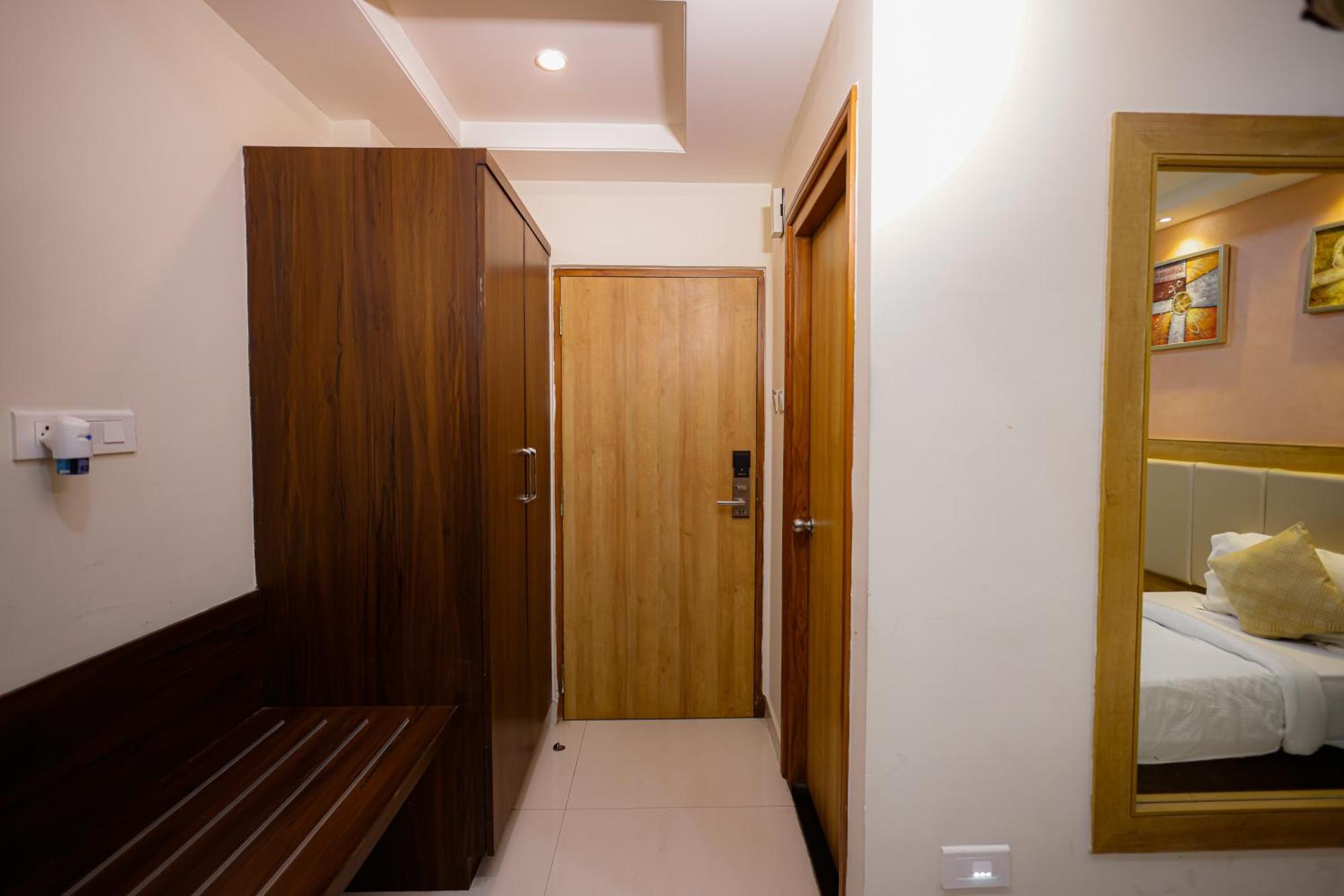 M Square Hotel Hyderabad Exterior foto